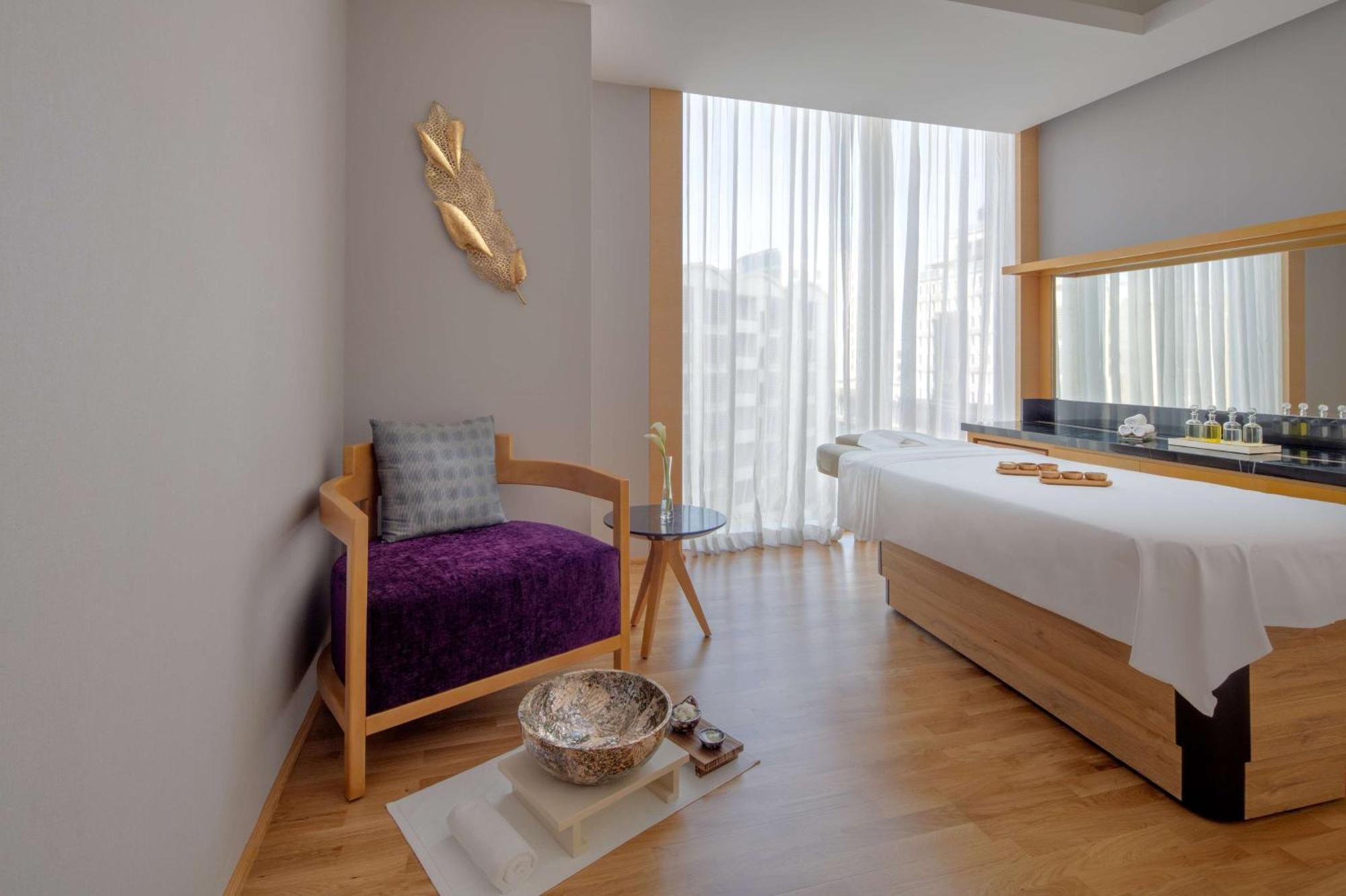 Hyatt Regency Riyadh Olaya Luaran gambar A treatment room at the spa
