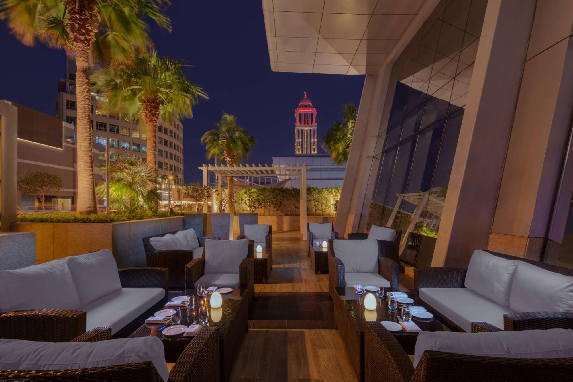 Hyatt Regency Riyadh Olaya Luaran gambar The Terrace at the St. Regis