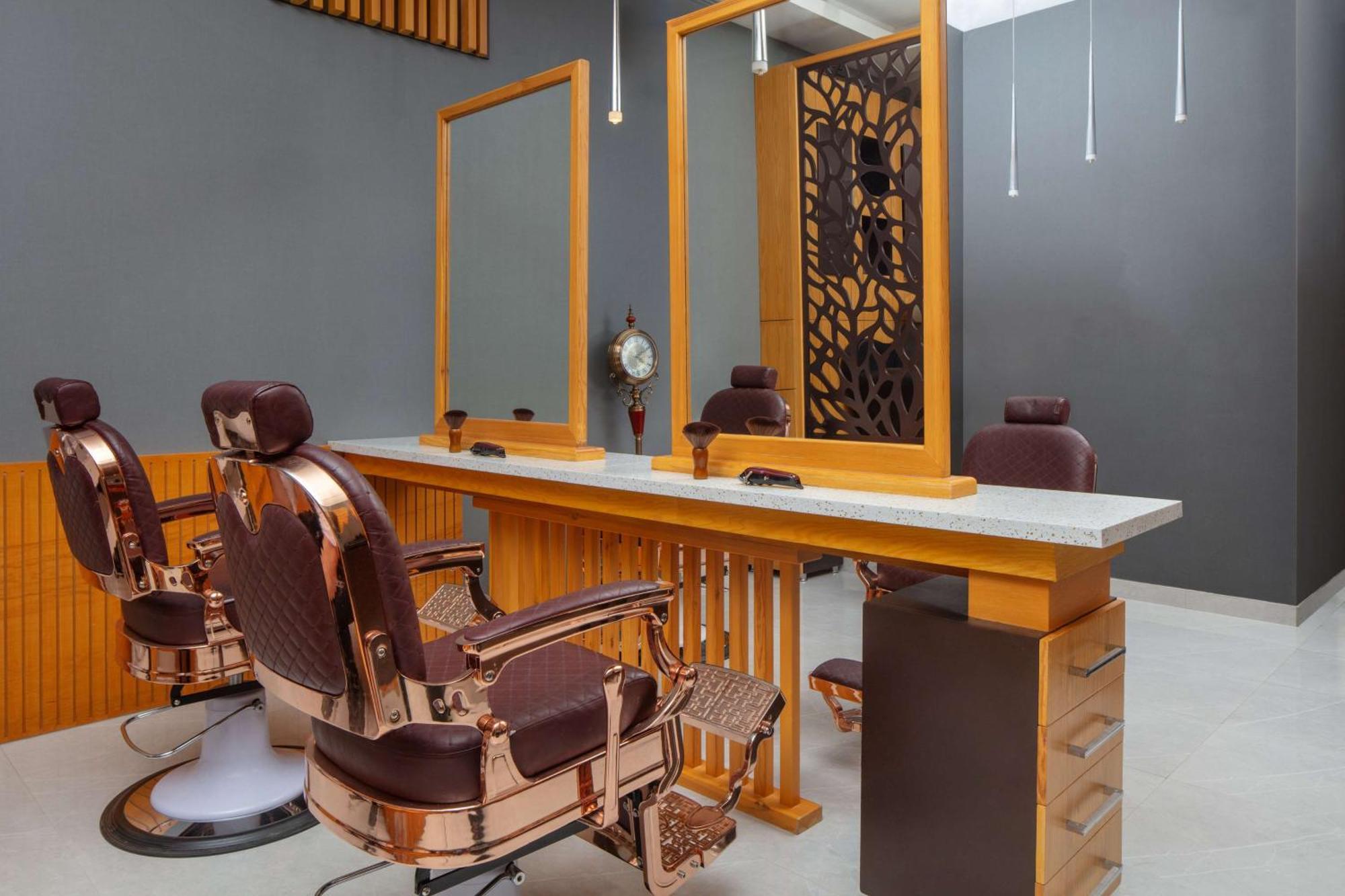 Hyatt Regency Riyadh Olaya Luaran gambar A modern barbershop in the United States