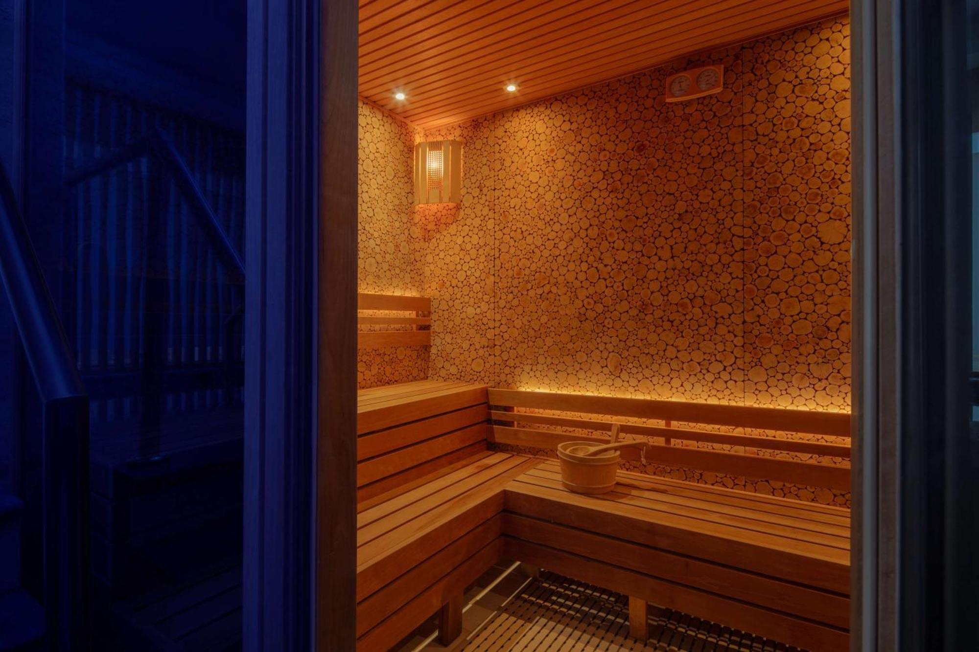 Hyatt Regency Riyadh Olaya Luaran gambar A modern Finnish sauna